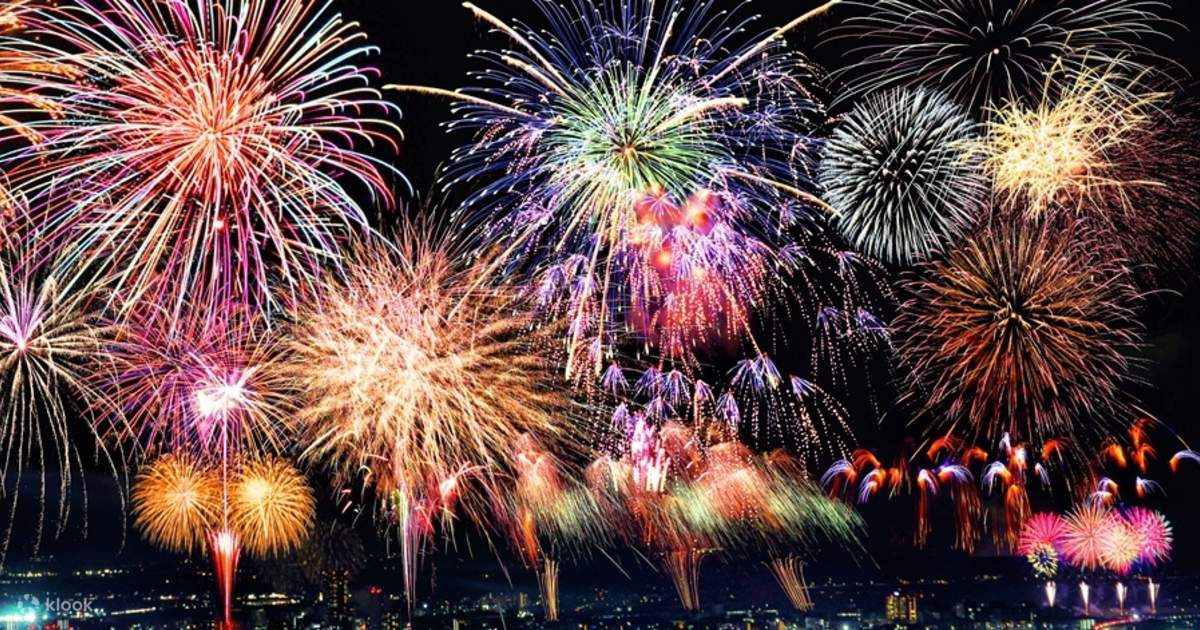 Tosu Premium Outlets & Chikugo River Fireworks Festival Day Tour ...