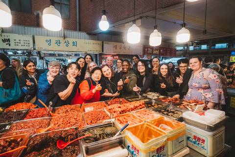 Seoul night market food tour