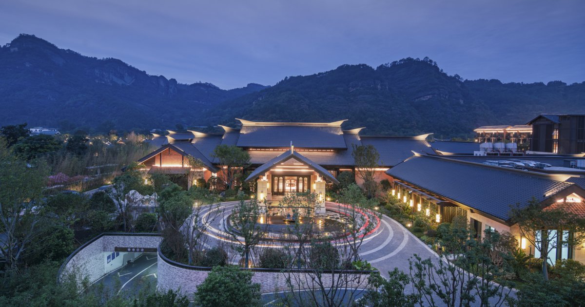 HALOYON Villa Wuyi entrance at the foot of the mountains