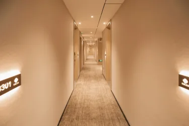 南京丽景铂金酒店（省中医院上海路地铁站店） #5