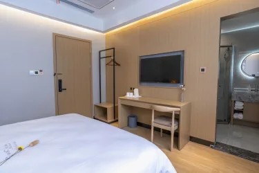 清沐铂金酒店（南京江宁南航大学翠屏山地铁站店） #2