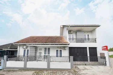 Nareswari Guest House #2