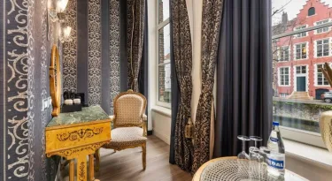 Canal Suites #5