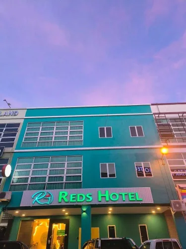 Red’s Hotel #5