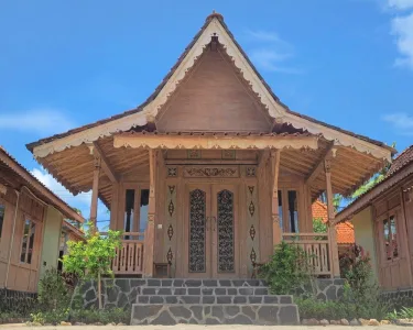 Blue Harbor Beachfront Villas & Resto #2