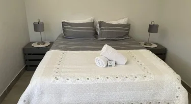 Guest house on Gillian Unit 6 #2
