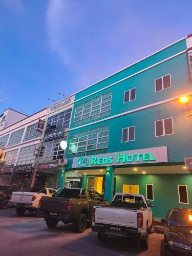 Red’s Hotel #4