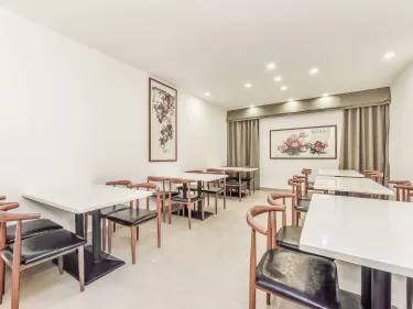 柏曼酒店（珠海明珠轻轨站天虹商场店） #3