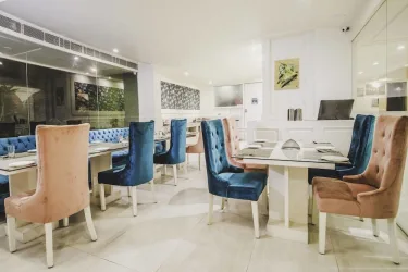 Hotel Magenta #5