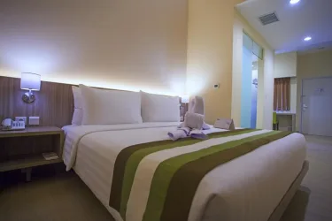 Grand Whiz Megamas Manado #5