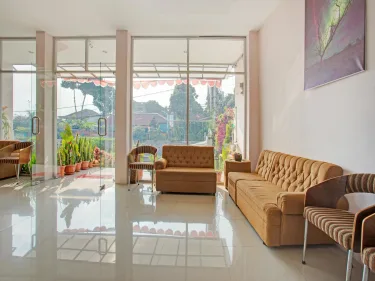 Collection O 3876 The Aurora Inn Lembang #2