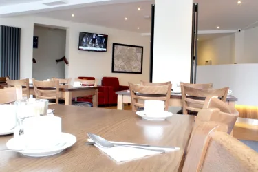 Discovery Inn - Leeds #3