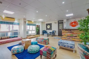House of Backpackers #3