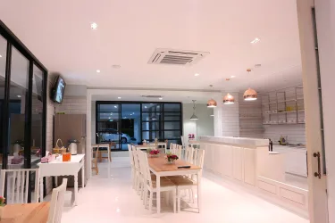 乌汶叻差他尼168套房酒店 #2