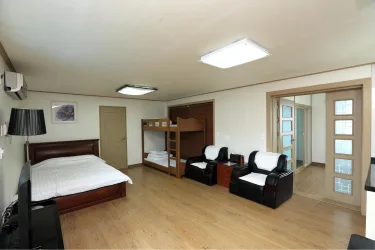 Jeju Ophirhouse Pension #5