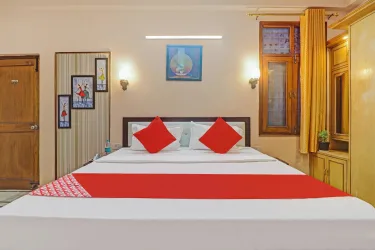 Flagship 82808 Abut Guest House #2