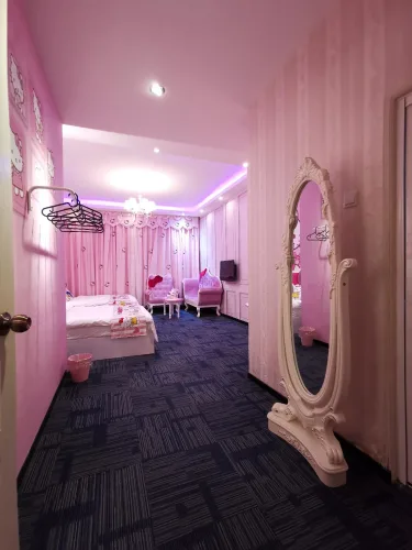 D'sney Guest House #2