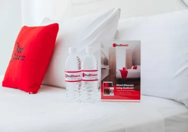 RedDoorz Premium @ Pamulinawen Hotel Ilocos Norte #2