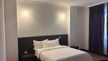 yellow apple hotel #2