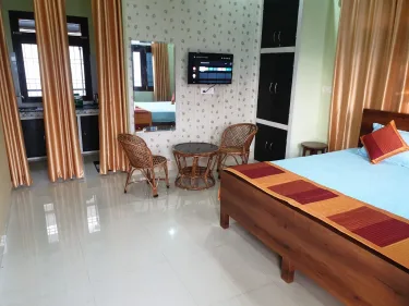 Wood Castle Luxury Home Stay #5
