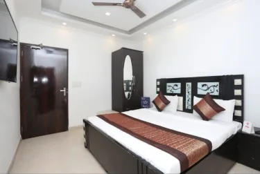 5 Seas Hotel and Banquet #3
