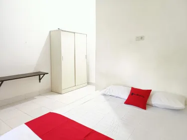 RedDoorz @ Al Muhajir Homestay Kendari #5