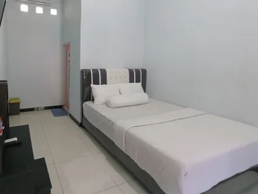 Surya Abadi Homestay Syariah Mitra RedDoorz #4