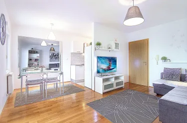 "Sweet escape" studio apartment (balcony, garage) #3