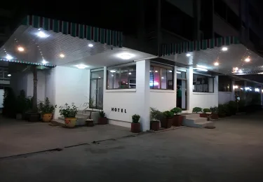 娜娜站皇冠酒店 #2