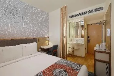 Holiday Inn Express Ahmedabad Prahlad Nagar #4