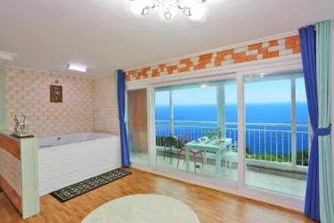 Namhae  Montmartre Pension #3