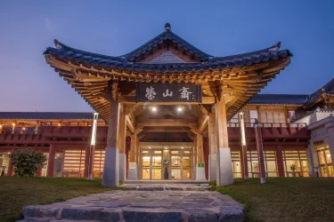 荣山在酒店 #3