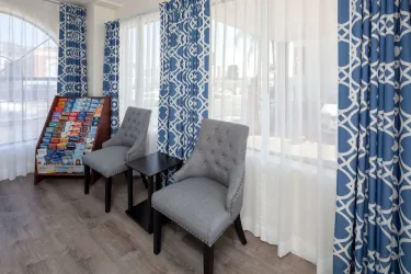 Travelodge by Wyndham Harbor City #3