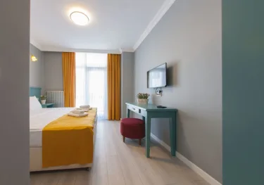 Room Room Motel #5