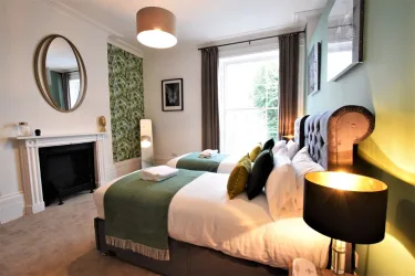 Frederick Place Your Apartment #4