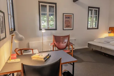 HOUSE OF FINN JUHL HAKUBA #5