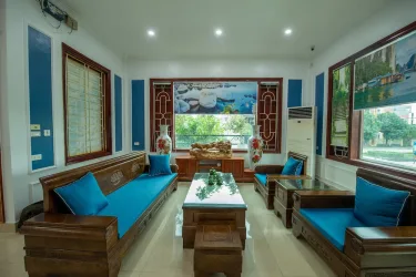 Rose Hotel #5
