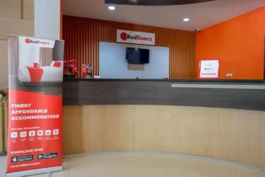 RedDoorz Plus靠近Benua Kendari酒店 #4