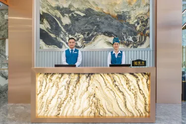 Calix Hotel Da Nang Beach #4