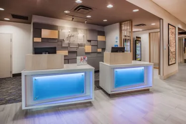 Holiday Inn Express & Suites Bardstown #2