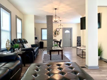 The Southside Villa - With Private Yard & Parking, Near Falls & Casino by Niagara Hospitality #5