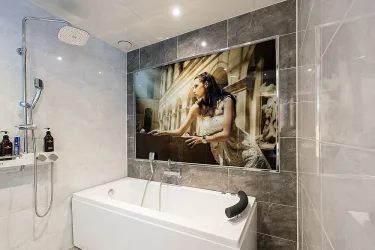 Theban Hotel #3