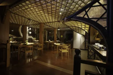 TIRA VILAGNA SUITES & SPA #5