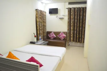Goroomgo Dhingra Residency Jabalpur #3