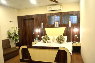 Goroomgo Mayur Jabalpur #3