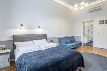 Luxurious Apartment At City Center #5