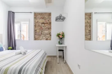 AYZ Silvela - Auto check-in property #5