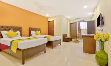 Itsy Hotels Carnival Inn #4