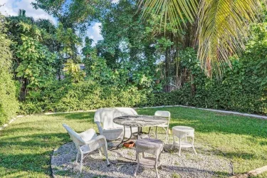 Biscayne Deluxe Unit, 2br/1bath, Free Parking, Garden & Bbq! #4