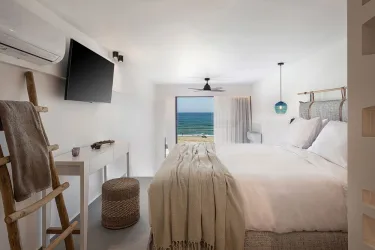Calla Luxury Seafront Suites #4